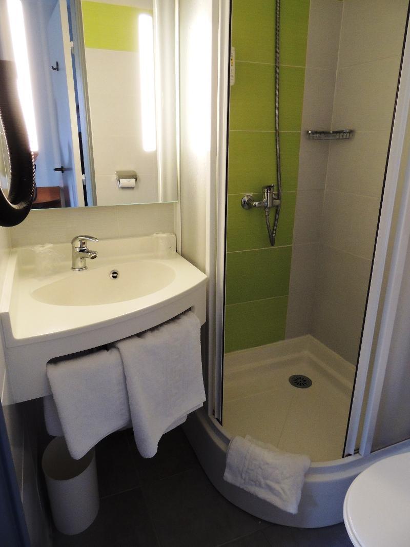 The Originals City, Hotel Novella Confort, Nantes Est Carquefou Exterior photo