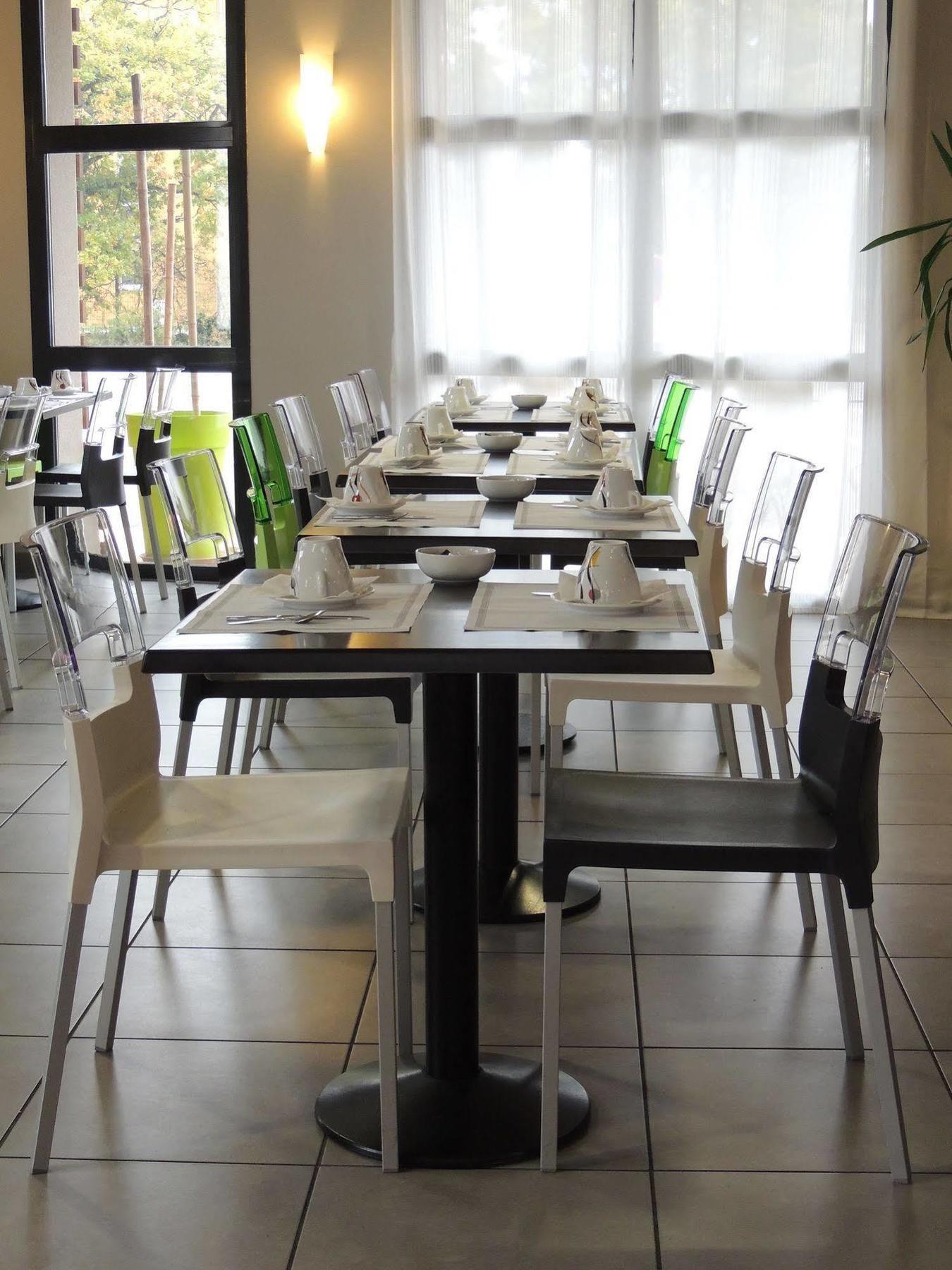 The Originals City, Hotel Novella Confort, Nantes Est Carquefou Exterior photo